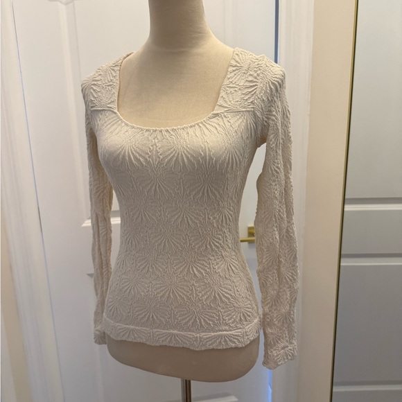 Altar'd State Tops - ALTAR'D STATE BLAIRE SEAMLESS FLORAL LONG SLEEVE CAMI - LARGE